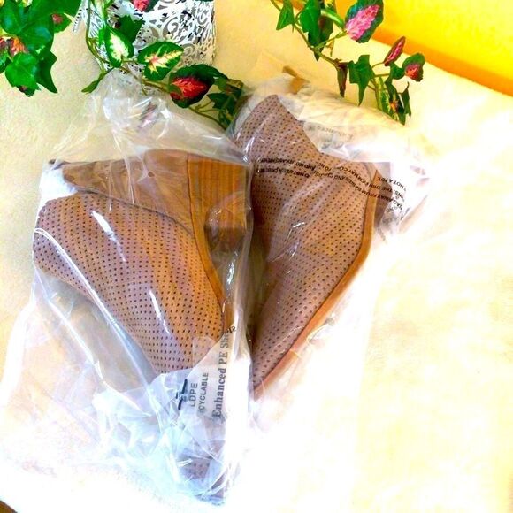 DOLCE VITA STACKED HEEL ALMOND SUEDE BOOTS 9.5 NWT - Picture 10 of 14